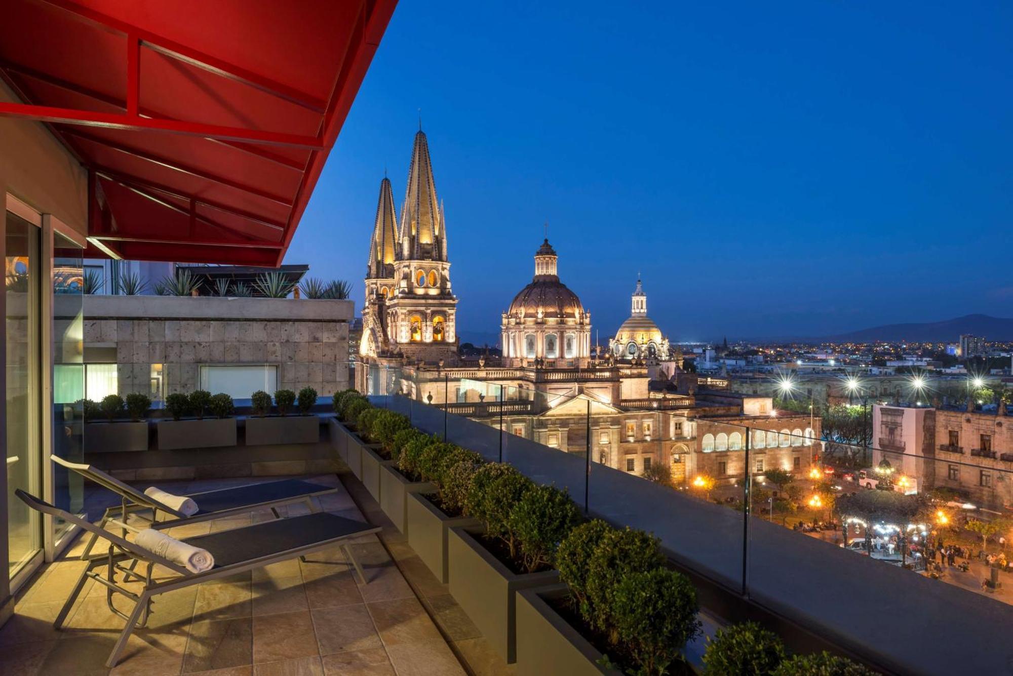 Hilton Doubletree Guadalajara Centro Historico Hotel Exterior foto